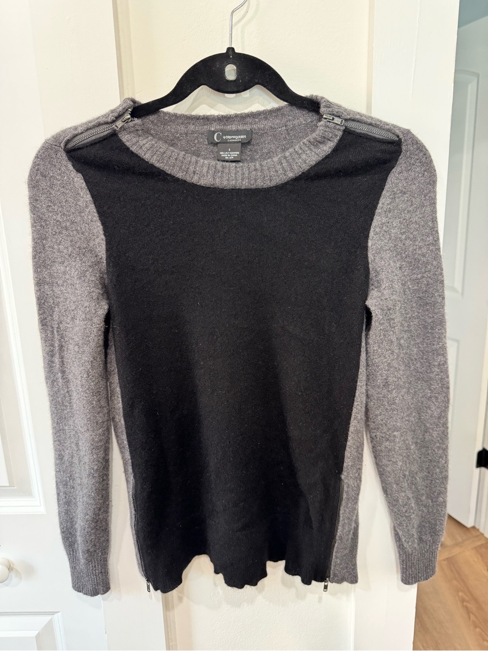 Bloomingdale's Cashmere Black & Gray Two-Tone Crewneck Sweater